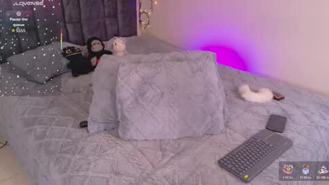 Sophie online show from December 19, 2:17 am