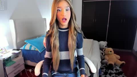    online show from April 4, 8:07 pm