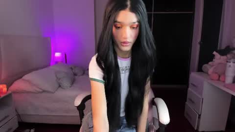    online show from June 30, 2:33 am