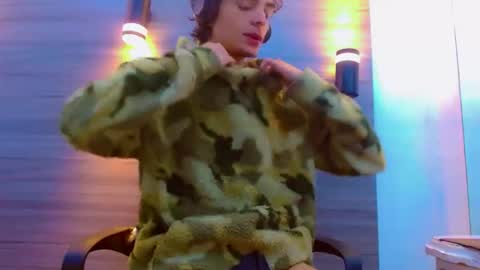 ethan online show from June 5, 1:06 pm