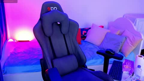 Maddy online show from April 24, 5:16 pm