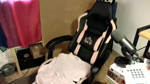 stefisgirlnow online show from March 5, 7:46 am