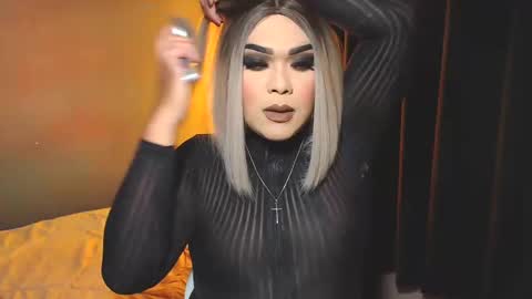 Snapshot of suckablecockoffreya chatting on December 21, 11:45 pm JADE ELYSE online show from December 21, 11:45 pm