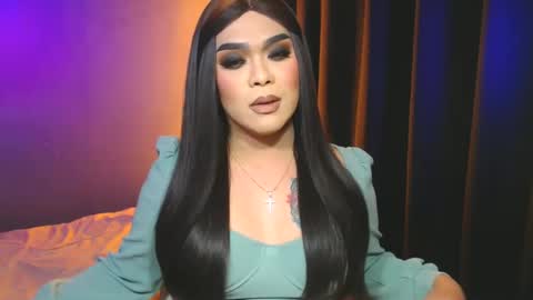 Snapshot of suckablecockoffreya chatting on January 17, 9:21 pm JADE ELYSE online show from January 17, 9:21 pm