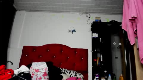 sweet__suck69bitch online show from October 13, 2:25 am