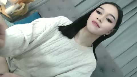sweet_tatiana28 online show from April 5, 9:35 pm