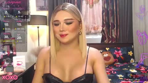 Snapshot of sweetbella118 chatting on December 8, 6:54 am bella online show from December 8, 6:54 am