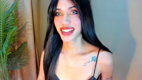 Erica   online show from November 14, 9:45 pm