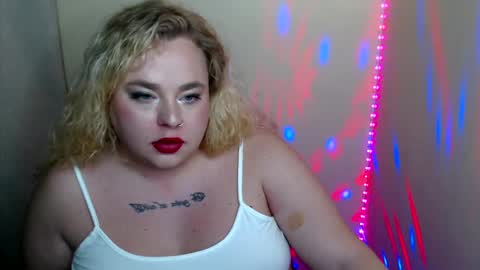 sweetvlada13 online show from May 1, 9:41 pm