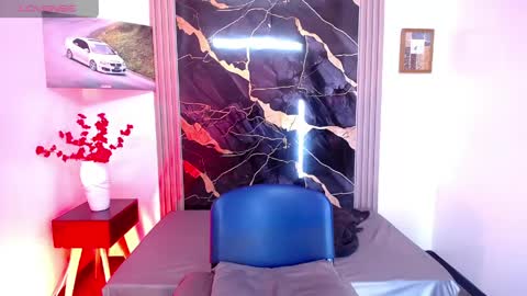 taylor__smith_ online show from April 16, 11:33 am