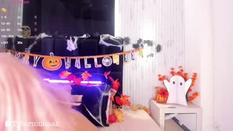 Taylor Harveey online show from October 8, 9:16 pm