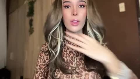 Snapshot of temptationofsex chatting on March 11, 12:33 am EVA GLASSCOTT online show from March 11, 12:33 am