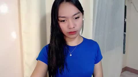 YOGIRL MAXINE online show from April 15, 3:50 pm