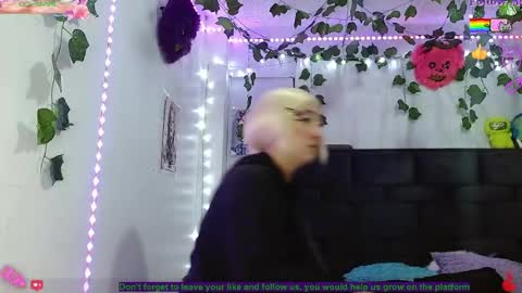 the_lesbian_game online show from April 19, 5:25 pm