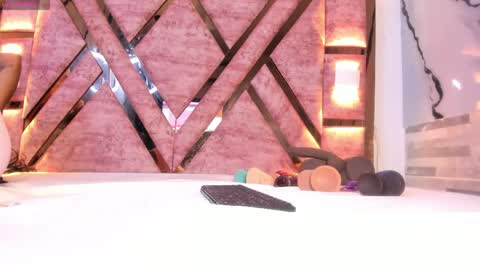 Tifanny online show from April 18, 7:07 pm