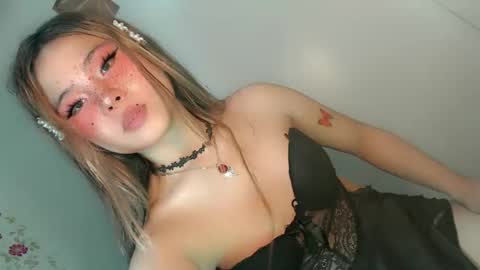 tight_elliana online show from May 16, 1:36 am