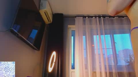 Molly online show from April 3, 3:21 pm