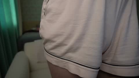 Snapshot of torinova chatting on January 16, 3:34 am online show from January 16, 3:34 am