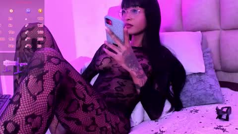 Daniela online show from November 8, 1:11 pm