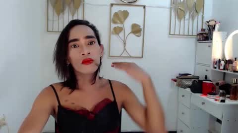 transeugene1990 online show from April 4, 5:49 am