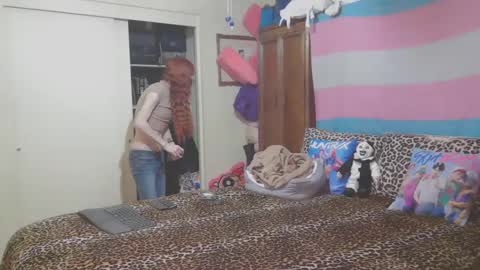 Snapshot of transgirlv chatting on September 12, 4:02 pm RayaBoone online show from September 12, 4:02 pm