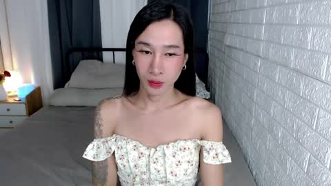 Chloe online show from May 19, 2:29 am