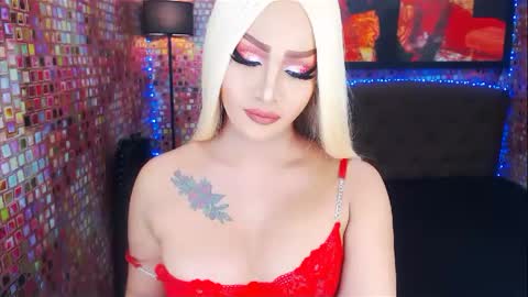 Snapshot of transplayfullolivia chatting on February 12, 2:14 am KYLIE BELLA TS online show from February 12, 2:14 am