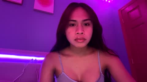 tricie_flor05 online show from December 1, 1:30 am