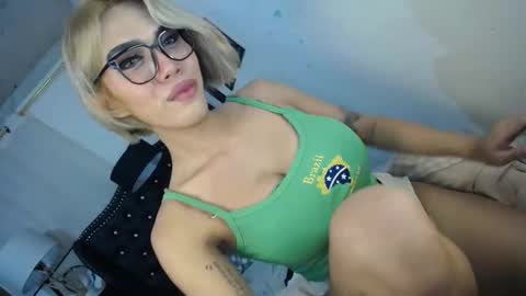 Snapshot of ts_tatiana chatting on September 10, 10:53 pm billie online show from September 10, 10:53 pm