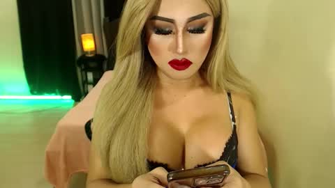 SEDUCTIVEmistresCUMS online show from February 21, 8:05 pm