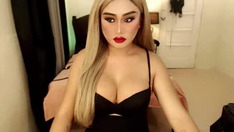 SEDUCTIVEmistresCUMS online show from March 10, 5:22 am