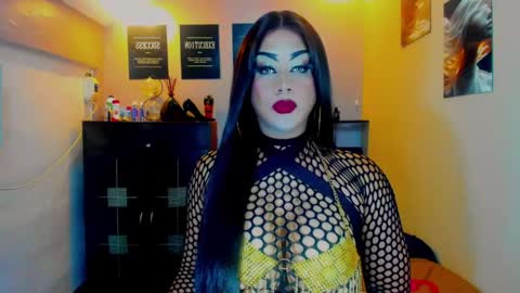 Nicoleeee online show from May 2, 8:36 pm
