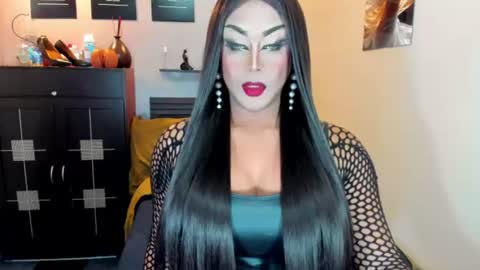 Nicoleeee online show from July 6, 5:25 am