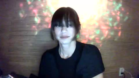 tsvickyyvee online show from May 16, 6:44 am