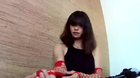 tsvickyyvee online show from May 16, 8:52 pm