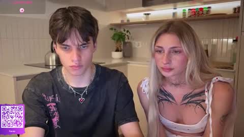 Molly and Nick online show from December 3, 7:07 pm