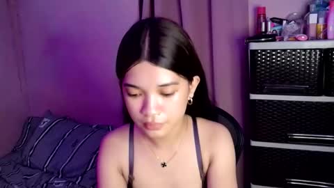 Snapshot of tyladine chatting on October 9, 8:27 am tyladine online show from October 9, 8:27 am