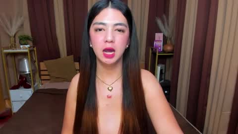 ur_girl_dwalker online show from April 10, 1:28 pm