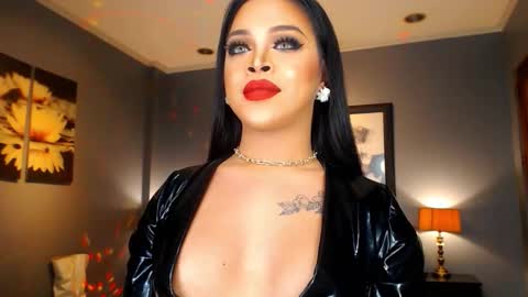 UrMajestyTyra online show from February 19, 1:46 am