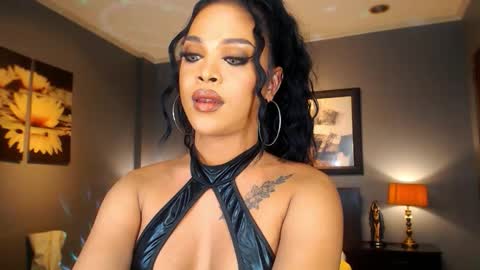 UrMajestyTyra online show from February 28, 7:15 am