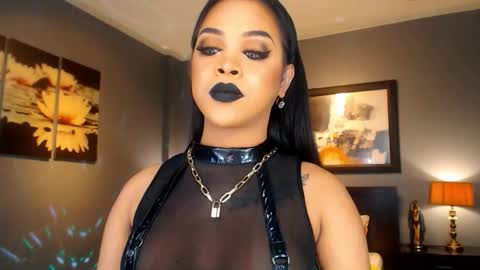 UrMajestyTyra online show from March 22, 1:21 am