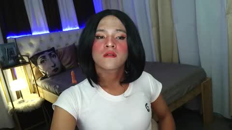 urts_hugecock online show from February 5, 6:35 pm