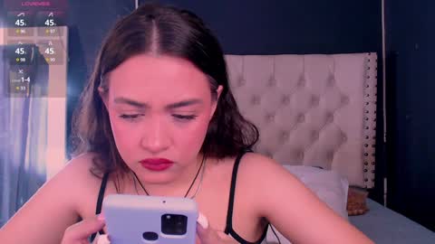 Snapshot of valen_thompson chatting on January 4, 9:53 pm IG-valen mendoza99 twitter valenthompson99 online show from January 4, 9:53 pm