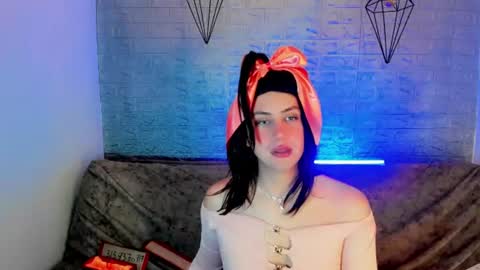 valeriagill_ online show from July 12, 12:03 am