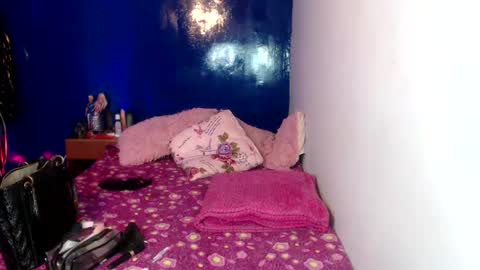 Catalina INSTA FOLLOW  online show from March 10, 12:18 am