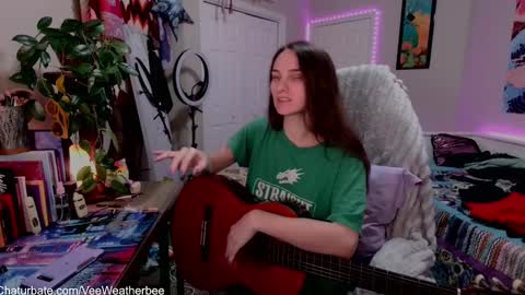 Snapshot of veeweatherbee chatting on December 9, 12:34 am Violet Weatherbee online show from December 9, 12:34 am