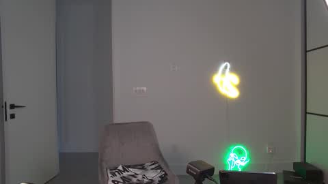 VelvetTGirl online show from March 28, 7:05 pm