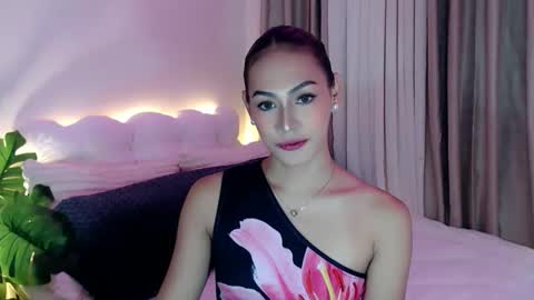 Venus Sunrise Bombshell online show from February 8, 9:43 pm