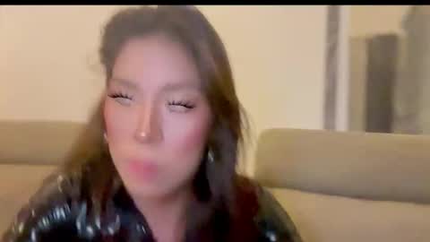 vialova online show from November 18, 12:16 pm