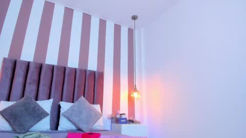 Ariana  online show from October 7, 3:13 pm